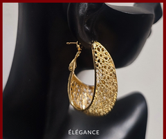 boucles d'oreilles pendantes, boucles d'oreilles géométriques, boucles d'oreilles ovales, boucles d'oreilles épaisses, bijoux pour femmes, boucles d'oreilles en fer, accessoires de mode, boucles d'oreilles originales, bijoux tendance, idée cadeau bijoux, boucles d'oreilles légères_boucles d'oreilles créoles ovales_boucle d'oreille créole epaisse_grosse boucle d'oreille dorée